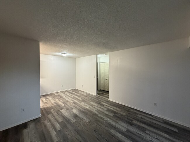 Foto del edificio - 6625 E Golf Links Rd