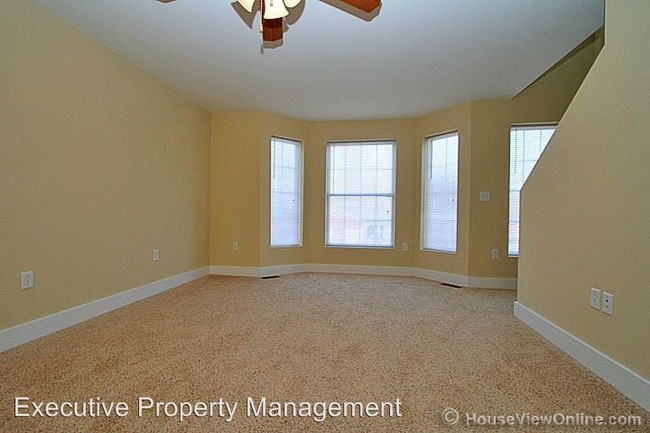 Foto del edificio - 2303 Garrett Ln