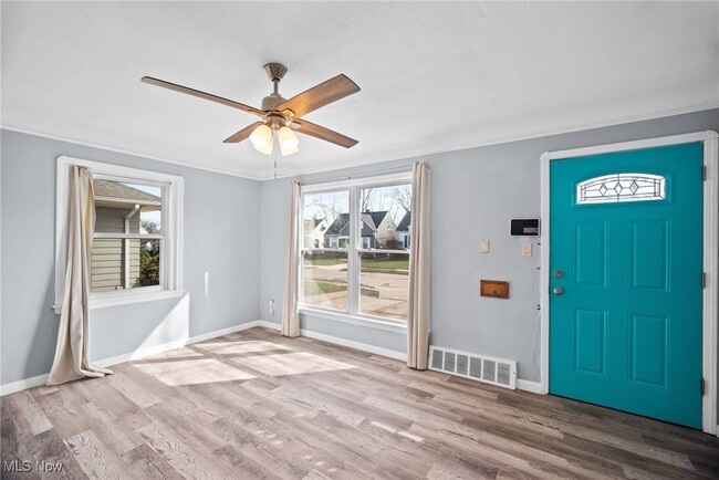 Foto del edificio - 15419 Edgewood Ave