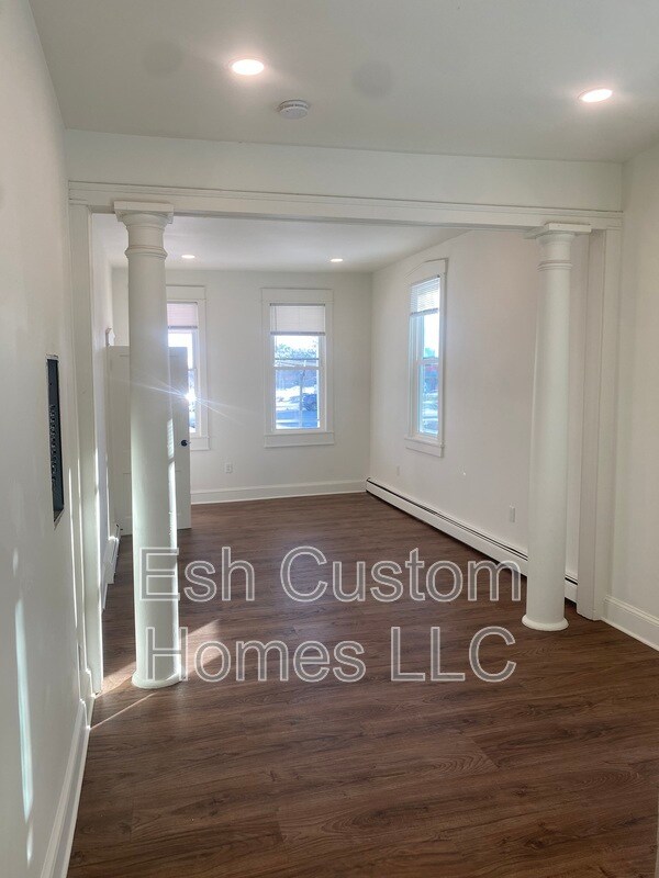 Building Photo - 2686 Lititz Pike