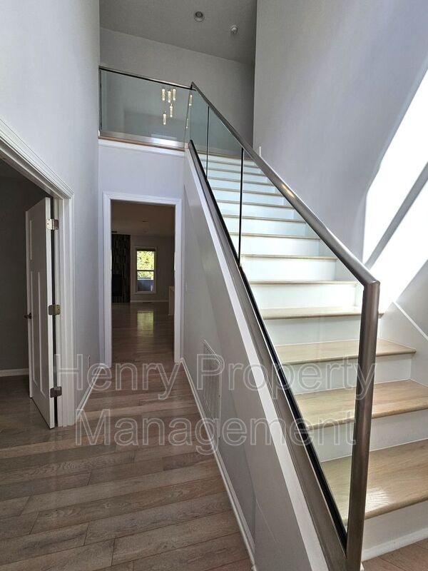 Building Photo - 1217 Belhaven Rd