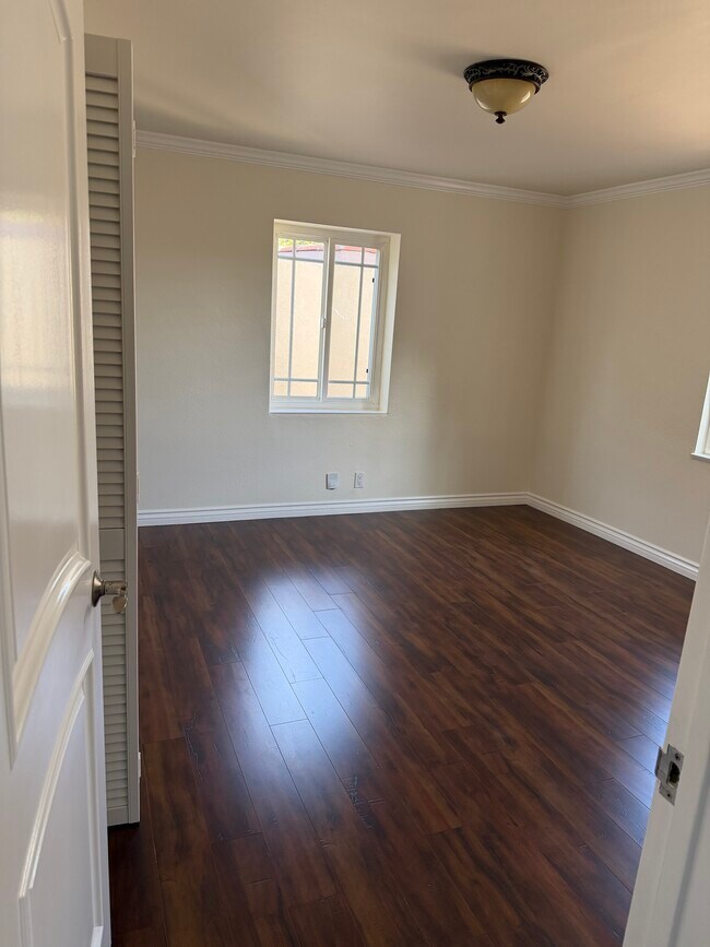 Foto del edificio - 641 Corwin Ave