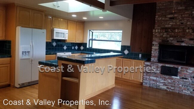 Building Photo - 3 br, 2 bath House - 66 Corral De Tierra Rd.