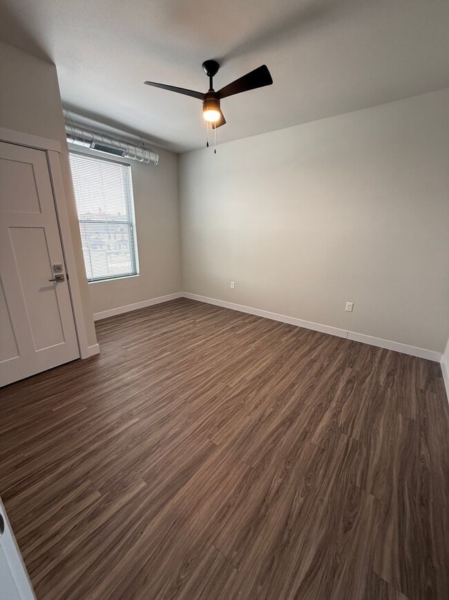 Interior Photo - Seven1Five