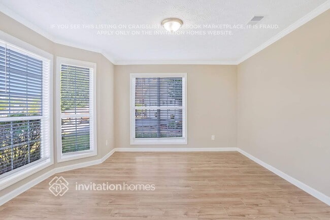 Foto del edificio - 612 Lone Oak Ct