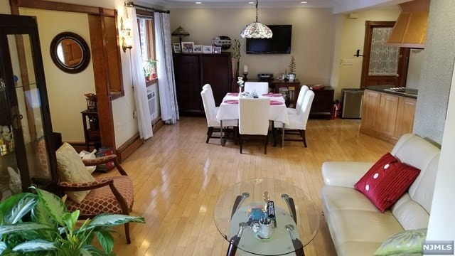 Primary Photo - 275 4th St