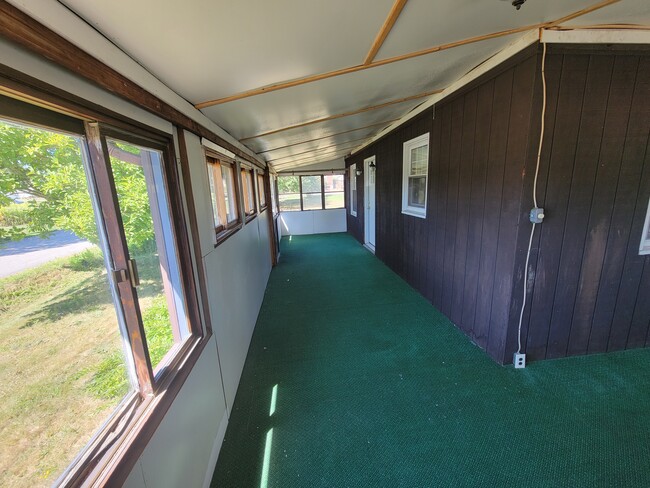 Foto del edificio - 1494 Thompson Rd
