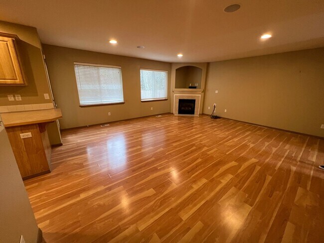 Foto del edificio - Everett Home