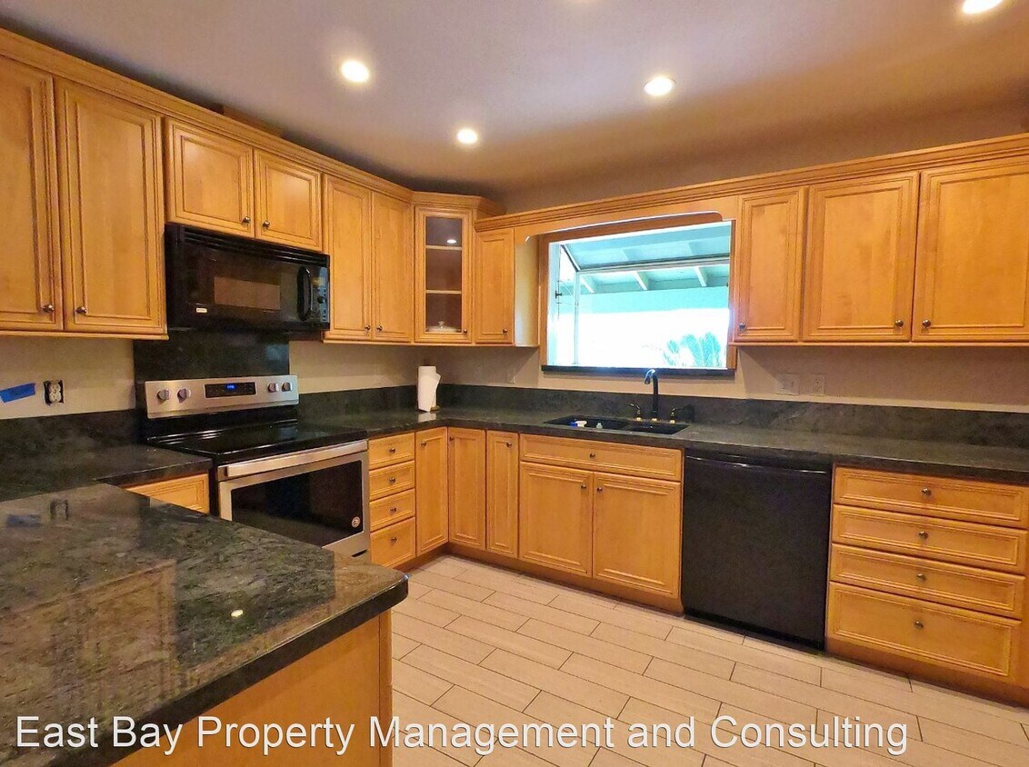 Primary Photo - 4 br, 2 bath House - 6419 Jasmine Ave.