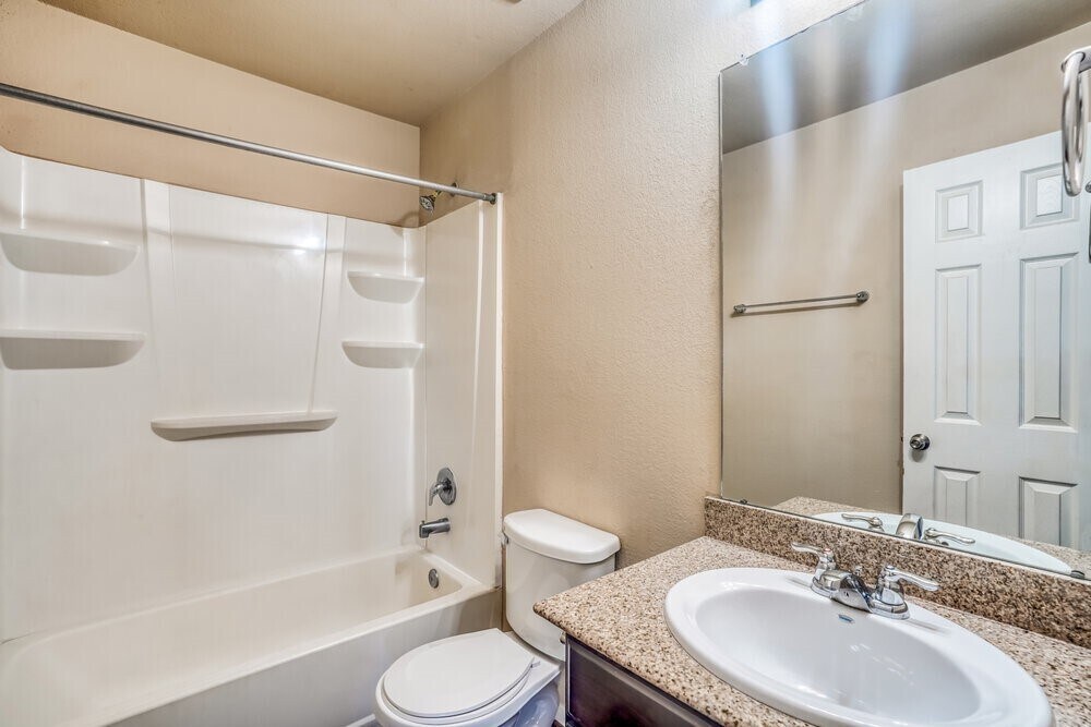 Foto del edificio - 15002 Silhouette Ridge Dr