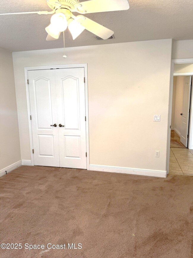 Foto del edificio - 4158 Rolling Hill Dr