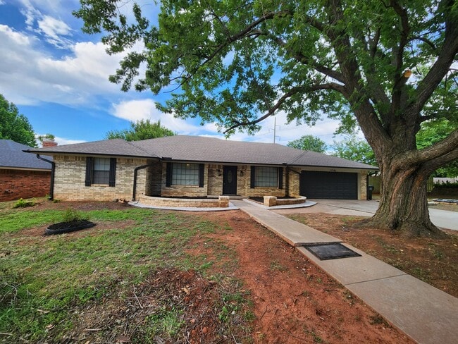 Photo - 2301 Bent Trail Rd House