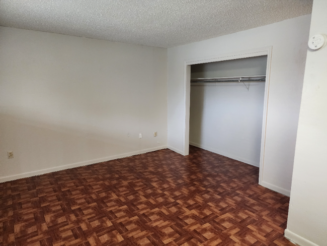 Building Photo - 4627 Tigerland Ave