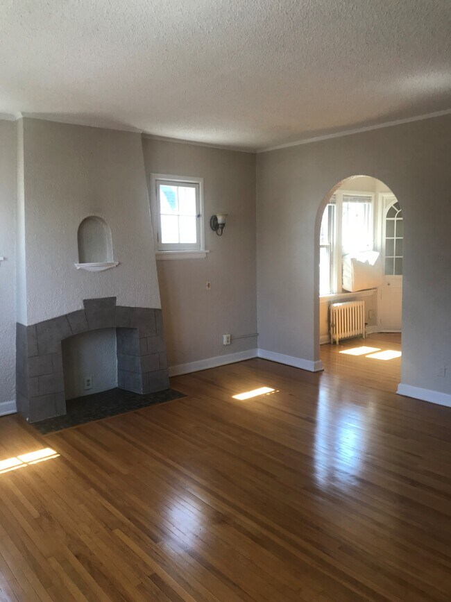Living Room/ Dining Room Entrance - 4508 Nicollet Ave