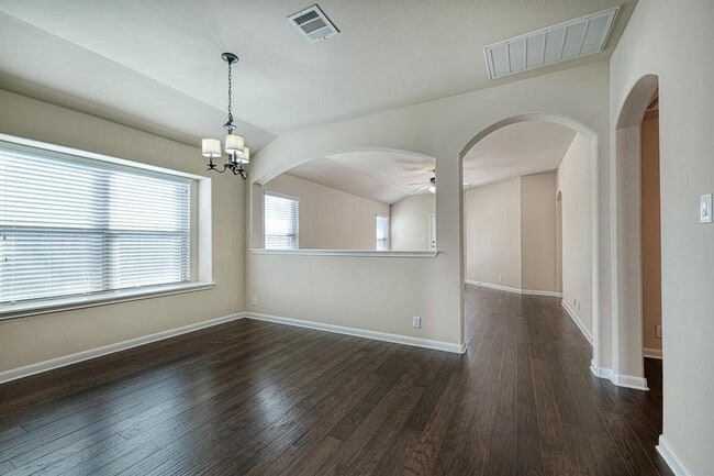 Building Photo - 320 Rock Mill Loop