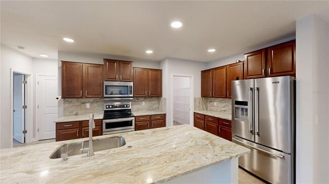 Foto del edificio - 17034 Yellow Pine St