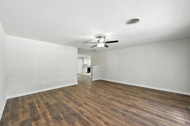 Building Photo - Immaculate 4-Bedroom Remodel in the Heart ...