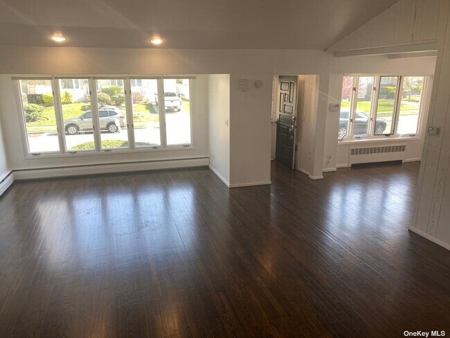 Building Photo - 532 Cedarwood Dr