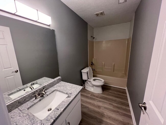 Building Photo - 105 Hayden Dr
