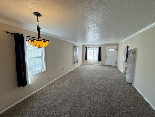 Foto del edificio - Charming 3 Bedroom, 1 Bath West Ventura Bungalow