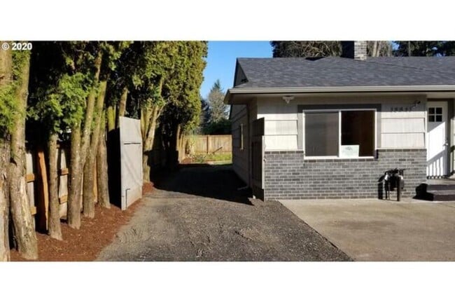 Photo - 18641 NE Everett Ct House