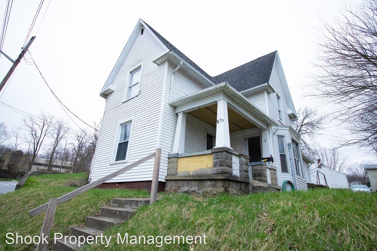 Foto principal - 1933 Salem St