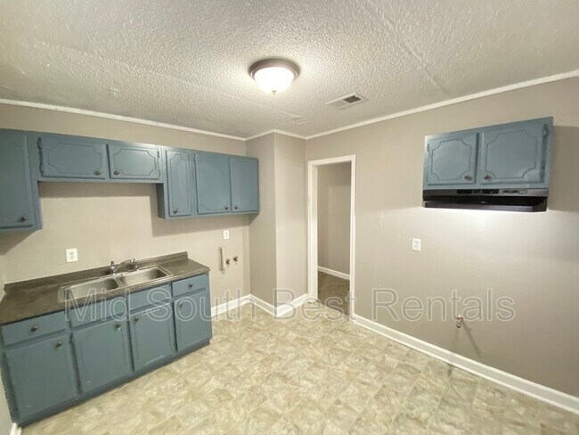 Building Photo - 1378 Haywood Ave