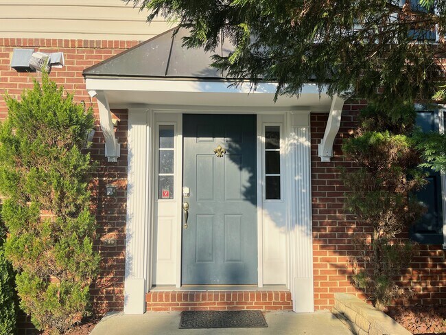 Building Photo - 8916 Lee Manor Dr