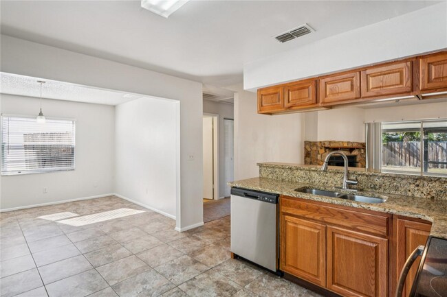 Building Photo - 11321 Blackbark Dr