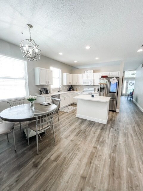 Foto del edificio - 5734 French Creek Ct