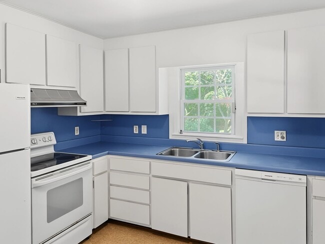 Building Photo - 6909 Justice Dr