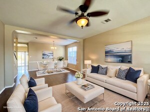 Foto del edificio - 6811 Karnes Leaf