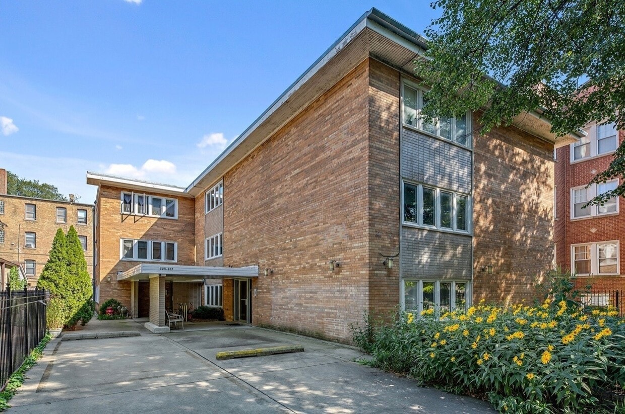 125 Callan Ave Unit 1W, Evanston, IL 60202 Condo for Rent in Evanston