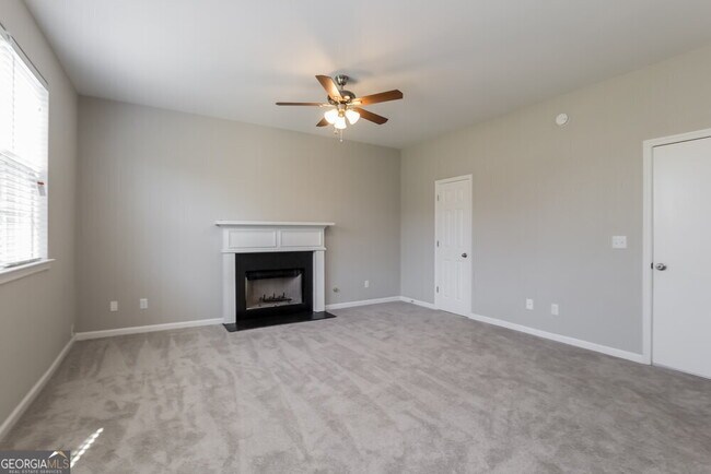 Foto del edificio - 6923 Silver Grass Ct