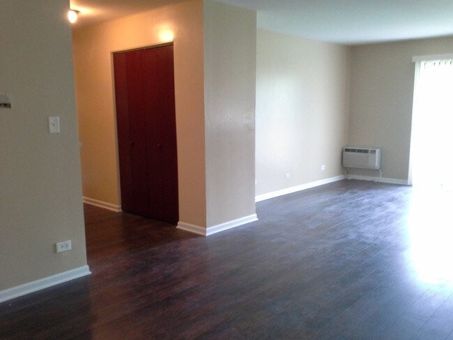 Building Photo - 33715 N Royal Oak Ln