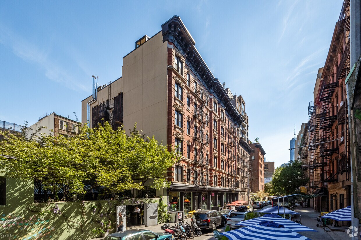 Northwest Corner - 72-74 Thompson St