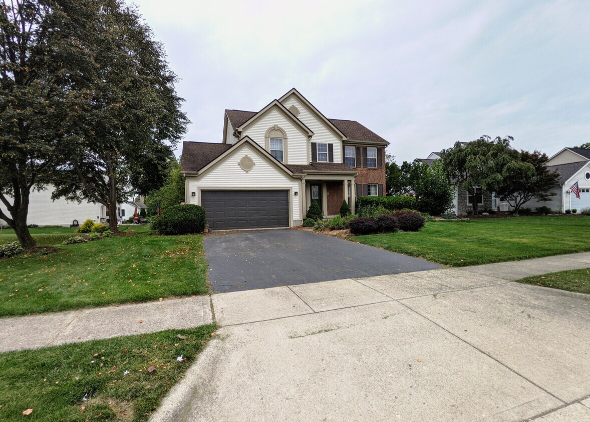 Front - 1827 Aurora Ave