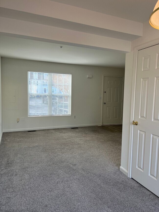 Living room - 9504 Sea Gull Ct