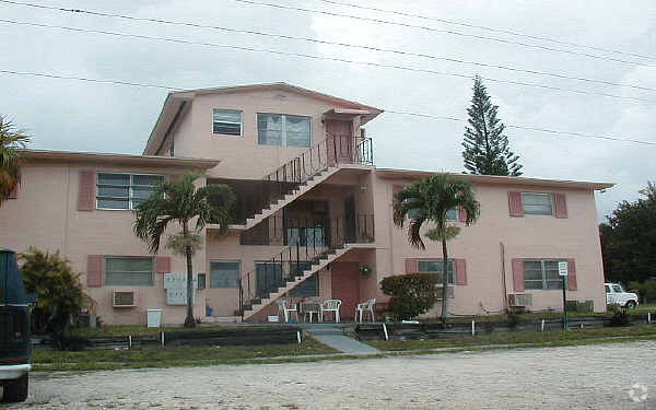 Foto del edificio - 16790 NE 18th Ave