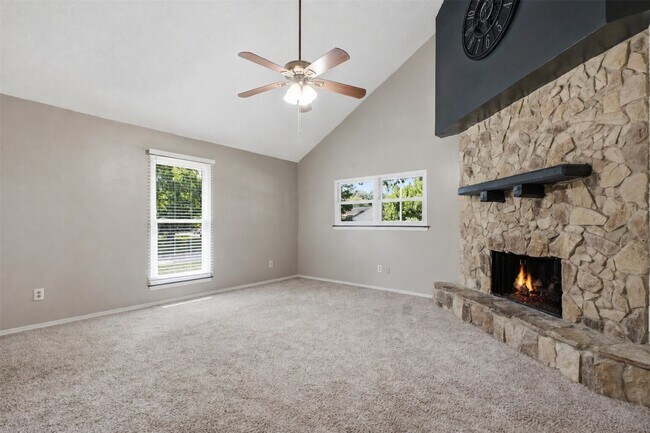 Building Photo - 4118 Garden Springs Dr