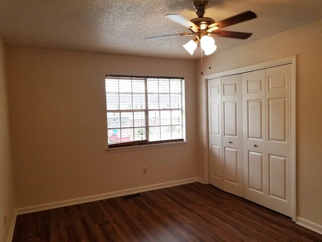 Foto del edificio - 7597 Hunters Ridge Ln