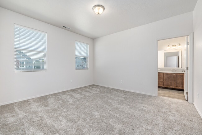 Foto del edificio - 1889 N W Enterprise St