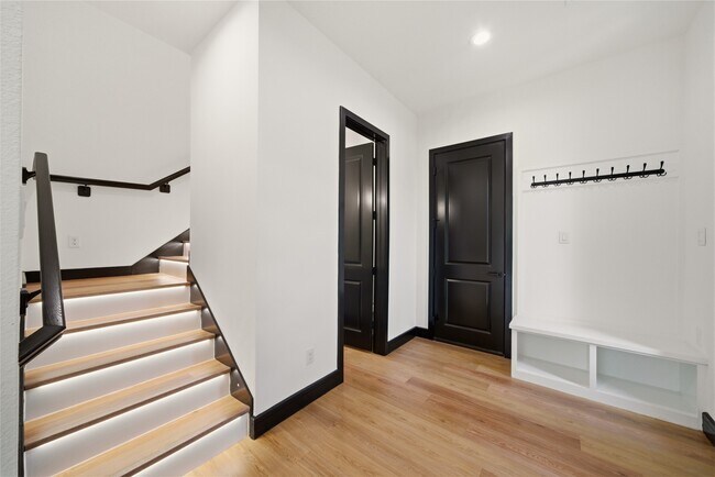 Foto del edificio - 4439 Gunter St