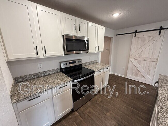 Foto del edificio - 5638 Tristan Ct