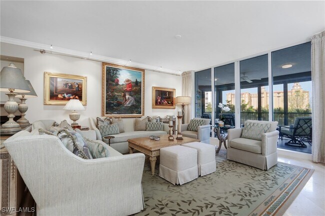 Foto del edificio - 8787 Bay Colony Dr