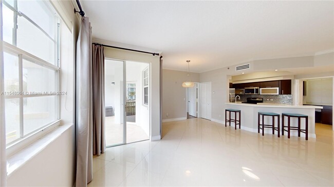 Foto del edificio - 3255 NE 184th St