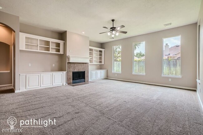 Building Photo - 4 br, 3.5 bath House - 918 Mystic Village ...