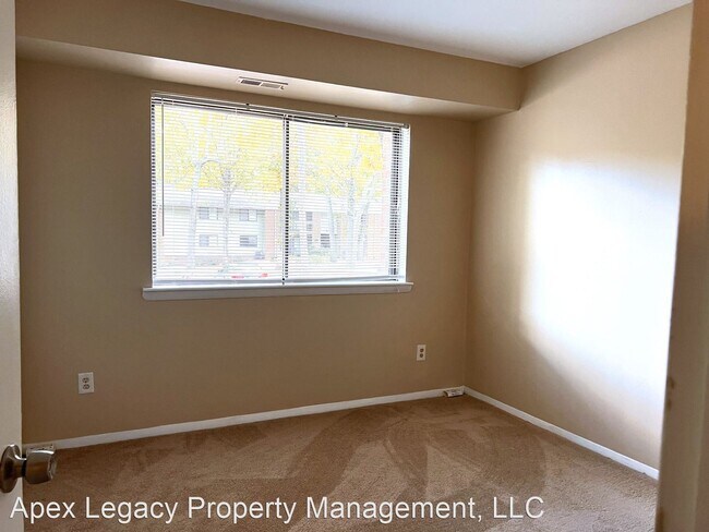 Building Photo - 2 br, 1 bath House - 1299 Schaub Drive  Un...