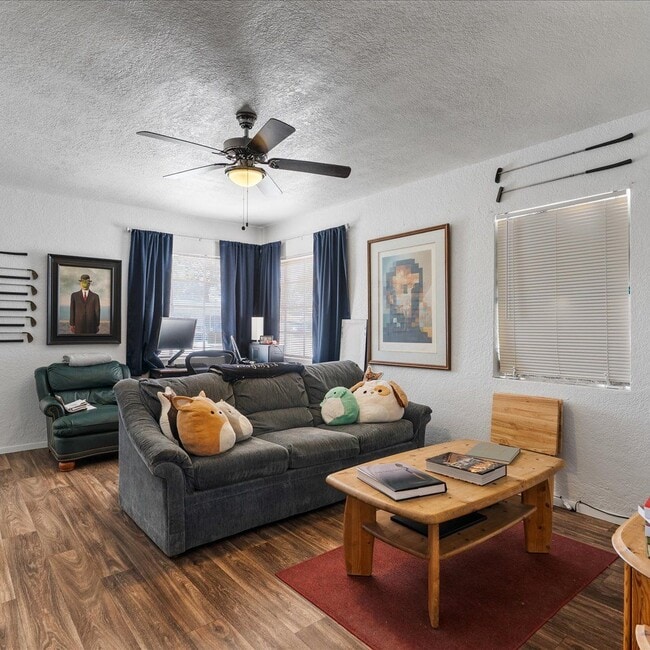 Building Photo - 449 N Drew St E