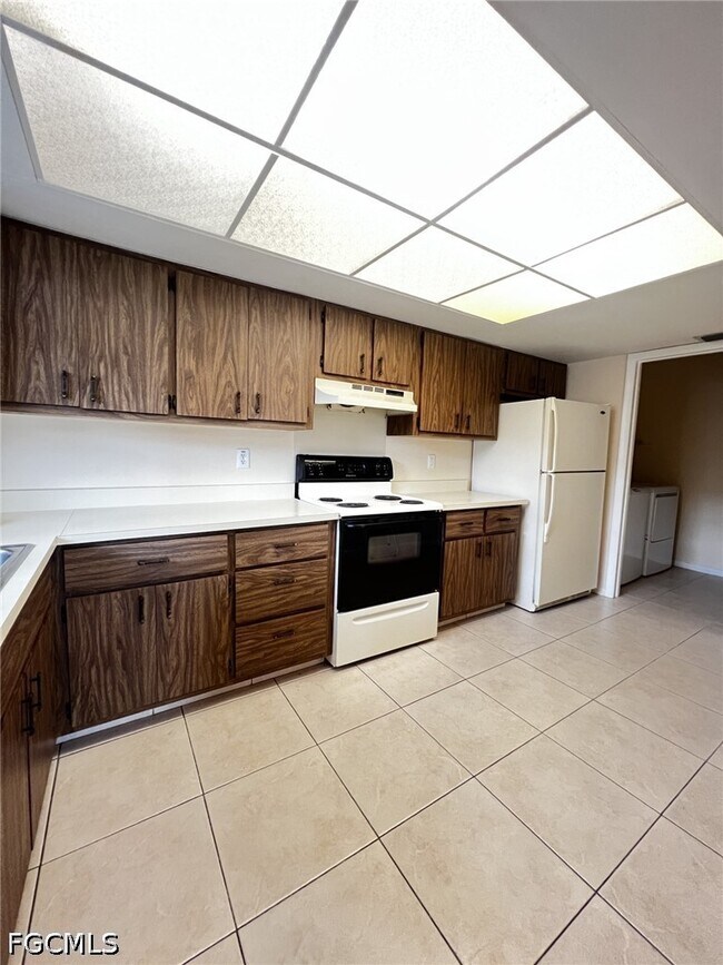 Foto del edificio - 609 SE 23rd Pl